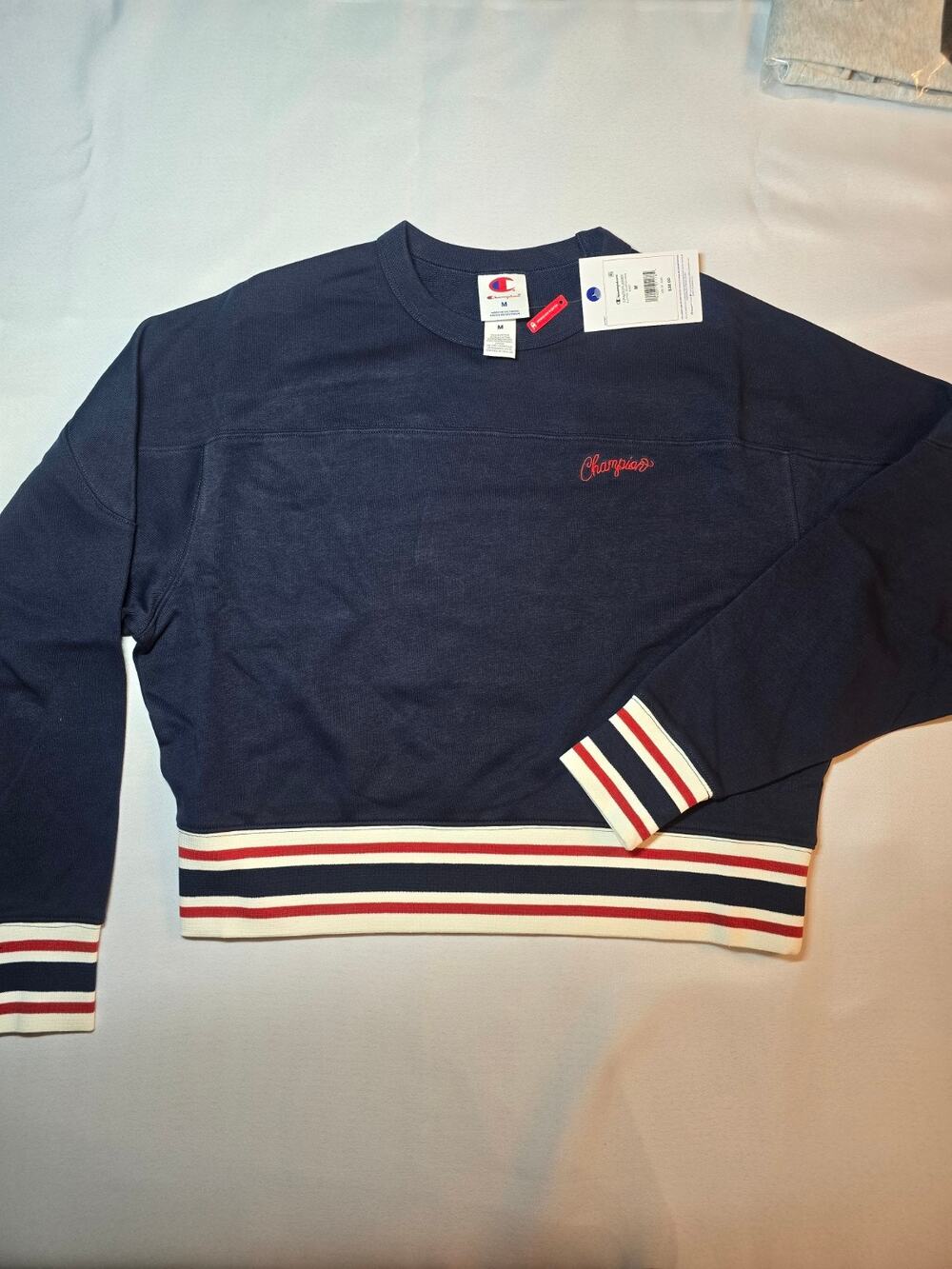 Champion Cropped Crewneck Sweatshirt Embroidered Script Logo - Picture 1 of 4